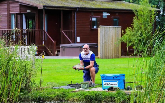 Paradise Lakeside Lodges