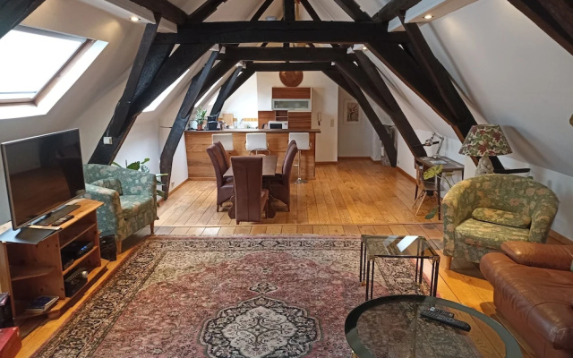 Quiet Duplex of 120 sqm in Historical Center