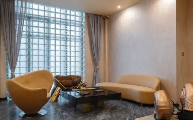 Zhuhai Huanyu City Anyi Holiday Hotel (Qianshan Station)