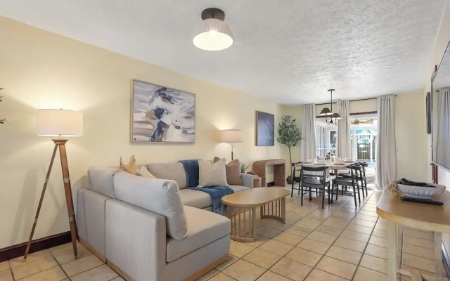 Family Friendly House w Pool & Games