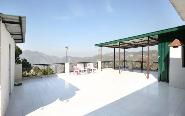 OYO 12170 Home Rustic Villa Kasauli