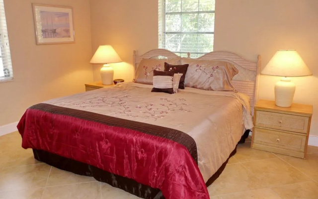 818 Chestnut Court