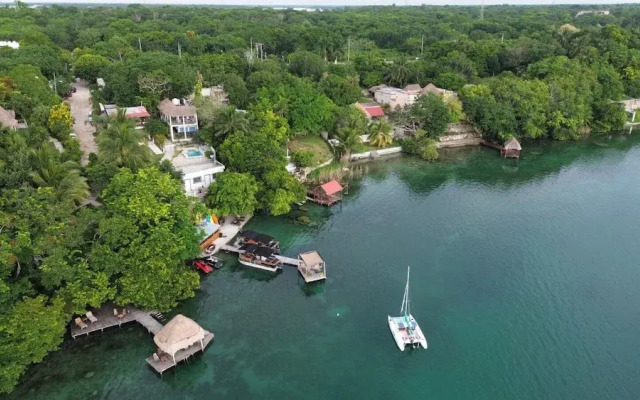XO Frente Laguna Bacalar -Gratis Kayyaks