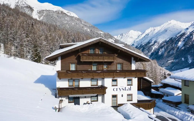 Haus Crystal