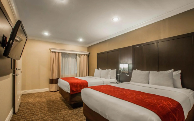 Comfort Inn & Suites Huntington Beach