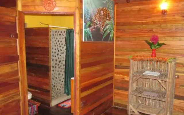 Macaw Bank Jungle Lodge