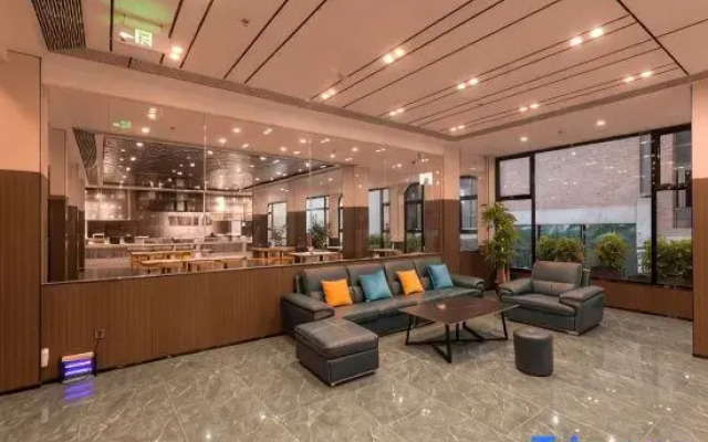 Huang Platinum Hotel