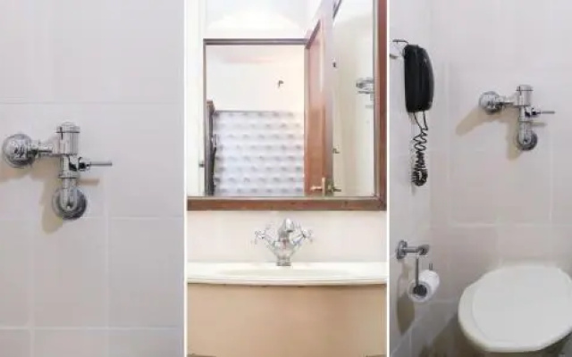 Hotel Adarsh Inn