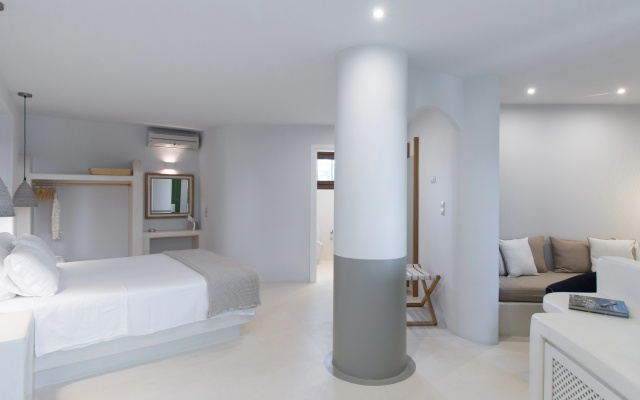 Finikas Hotel