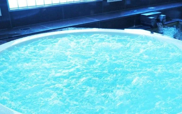 Sauna & Capsule Hotel Hollywood - Caters to Men