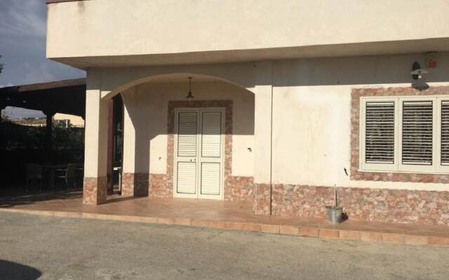 Отель B&B Villa Eleonora Реальмонте вид на фасад