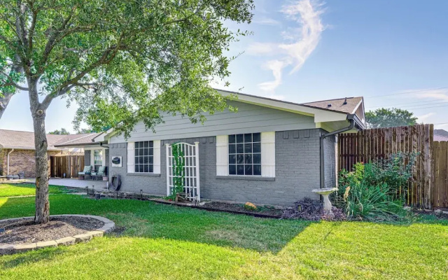 Texas Home w/ Yard: 2 Mi to Prairie Creek Park