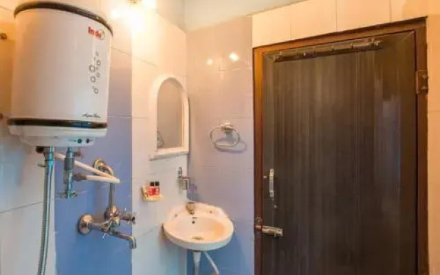 Hotel Abhiraj Palace