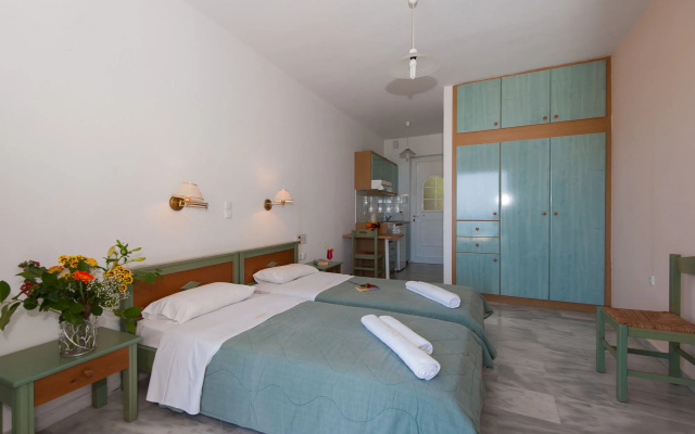 Sunrise Studios & Apartments