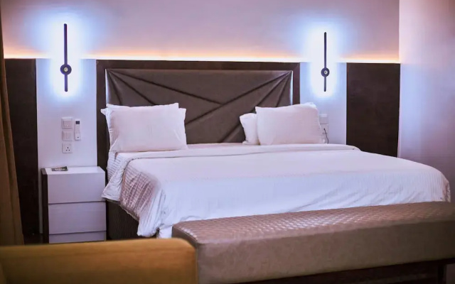 Saint Tropez Hotel and Suites