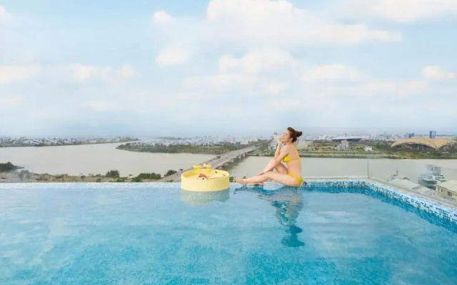RHM Luxury Hotel and Suite