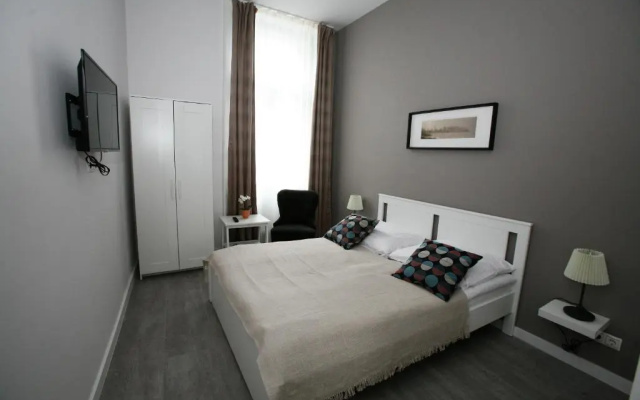 Center Rooms