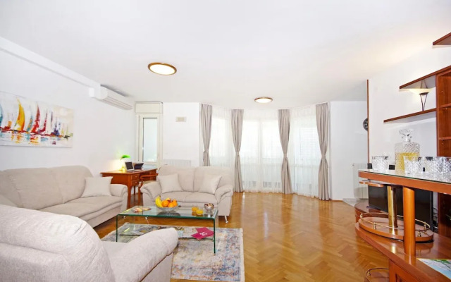 Awesome Apartment in Split With Wifi and 3 Bedrooms