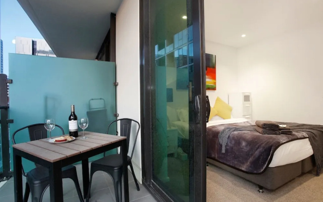 StayCentral on Lonsdale