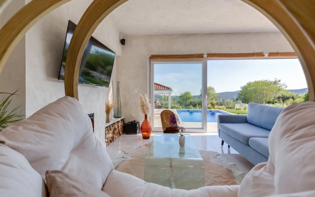 Villa Nebesi