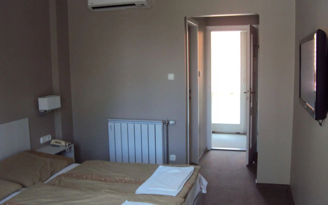 Hotel Diana
