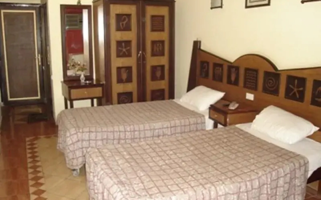 Lamira Hotel