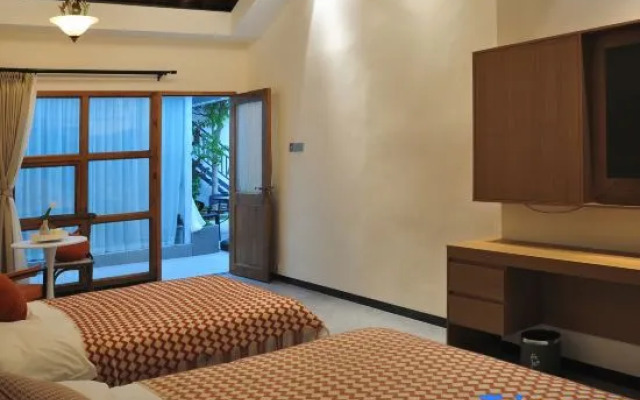 Pinyueju Homestay (Beihai Silver Beach Qiaogang Fengqing Street Branch)