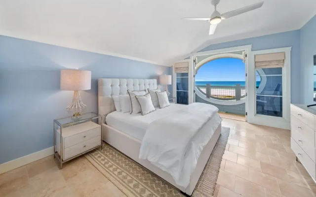 Paradise Loft 3 Bedroom Townhouse by RedAwning