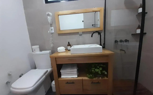 "El Farolito Apartment"