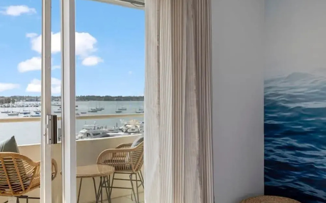 Bayshore Bliss- Cozy Space Pool Views