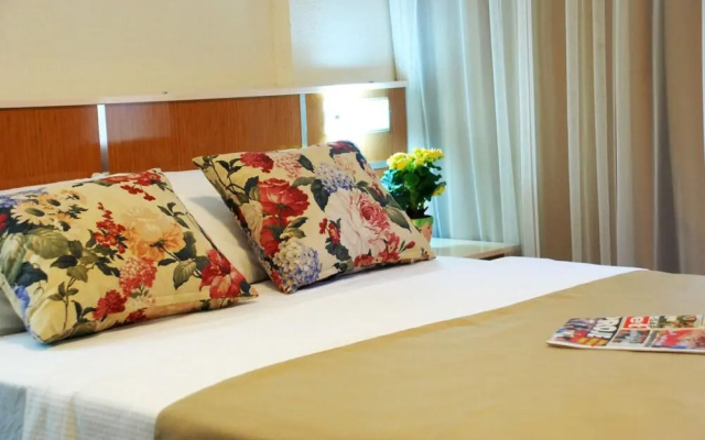 Palm Beach Hotel