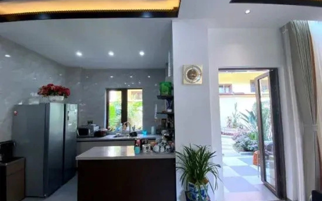 Mangshi No.1 Courtyard Homestay (Yi Nationality Ancient Town Branch)