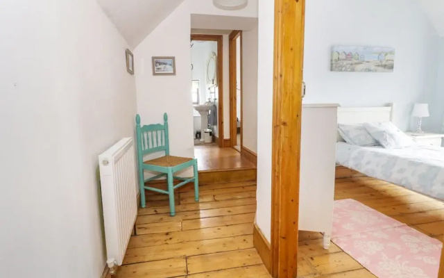 2 Wisteria Cottages, Chard