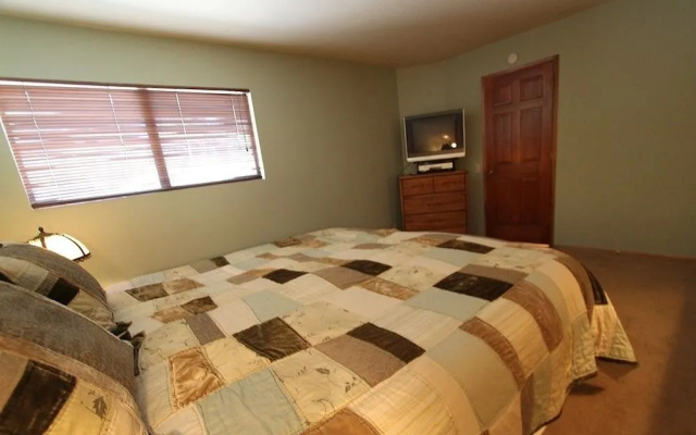 Rainbow S 4 3 Bedroom Condo by RedAwning