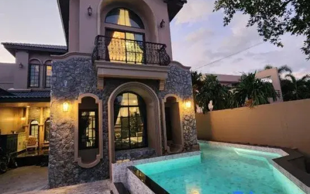 Tuscany Private Pool Villa-Bangsaen