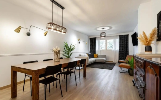 Exclusive Huge 4 Double Bedroom City Center