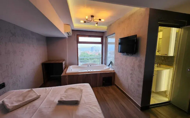 Martin City Hotel