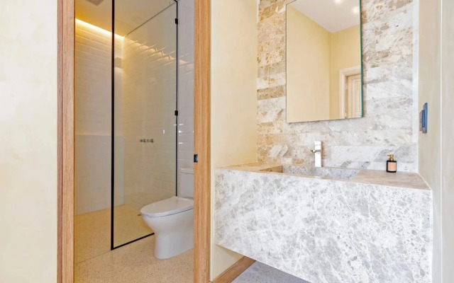 Hotel Iconik