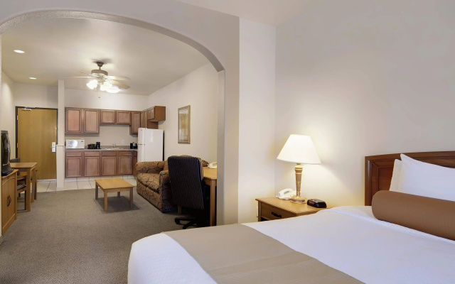 Best Western Plus Hill Country Suites