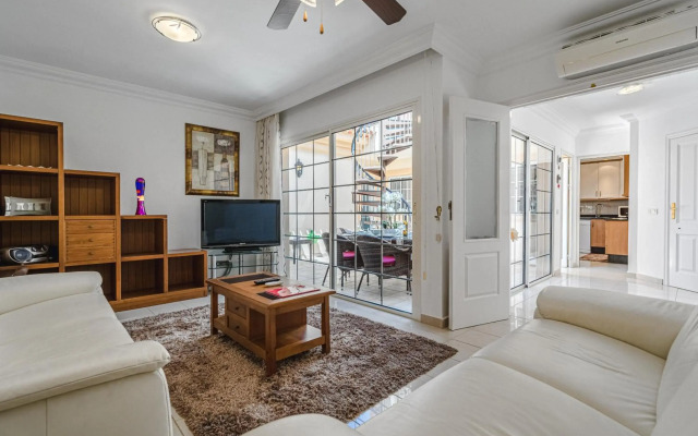 Terrazas del Duque II apartment