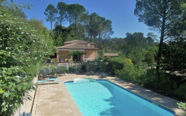 Spacious Holiday Home in Lorgues With Private Pool