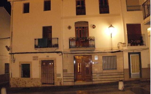 Отель Pensión San Vicente Испания, Олива - отзывы, цены и фото номеров - забронировать отель Pensión San Vicente онлайн вид на фасад
