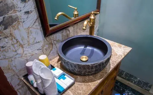 Jiangnan Deyuelou Hotel