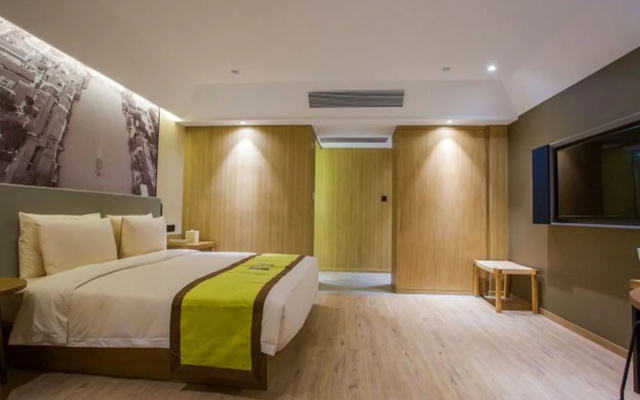 Hangzhou Yunhe Atour Hotel