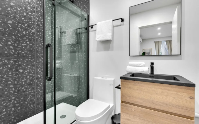 Deluxe Suites Downtown Montreal