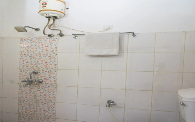 OYO 13225 Home Cozy Stay Bhupalpura
