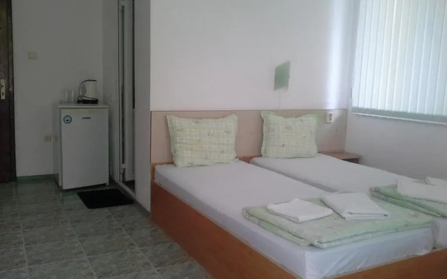Отель Guest House Dani Китен комната для гостей