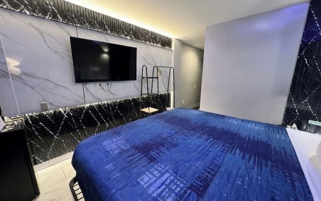 Umbrella Hotel Brooklyn