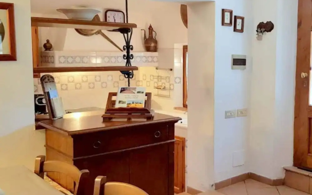 Cosy Cottage in Chiusdino with Garden