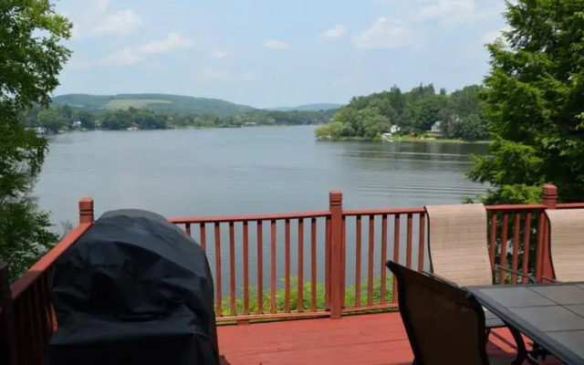 Lake View Paradise - Goodyear Lake